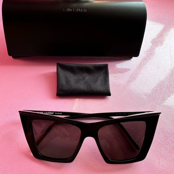 SAINT LAURENT Black Angular SL 372 Sunglasses - Picture 9 of 16